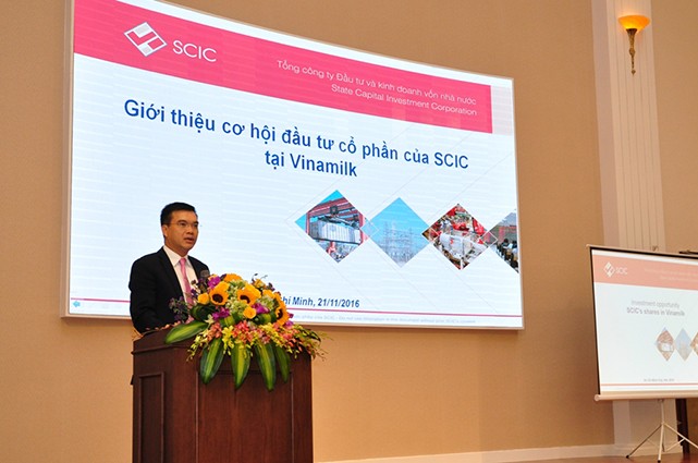 Ông Nguyễn Chí Thành, Phó Tổng Giám đốc SCIC giới thiệu những quy định chung về cách thức triển khai lựa chọn nhà đầu tư 