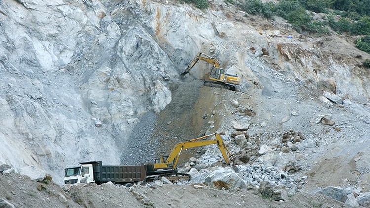 Vi phạm các quy định về cải tạo, phục hồi môi trường trong hoạt động khai thác khoáng sản sẽ bị xử phạt. Ảnh: Huyền Trang