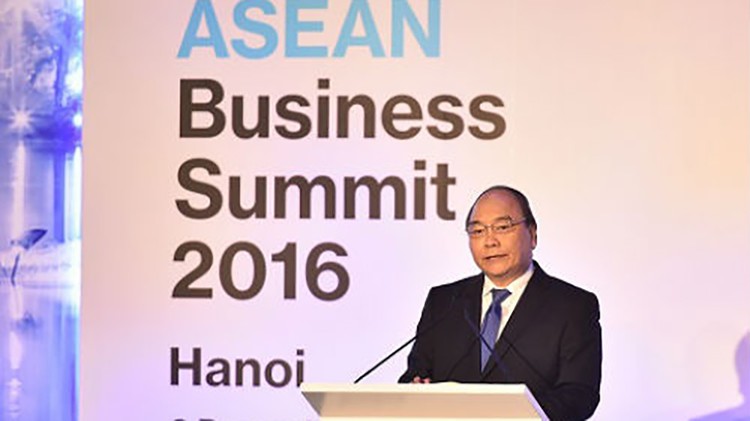 Thủ tướng Nguyễn Xuân Phúc khẳng định, trước những thách thức gặp phải, từng thành viên ASEAN phải đổi mới, chuyển mình để trở thành điểm đến đầu tư hấp dẫn.