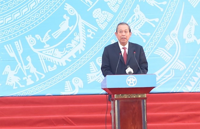 Phó Thủ tướng Thường trực Chính phủ Trương Hòa Bình phát biểu chỉ đạo tại lễ ra quân phát động Năm ATGT năm 2017. Ảnh: VGP