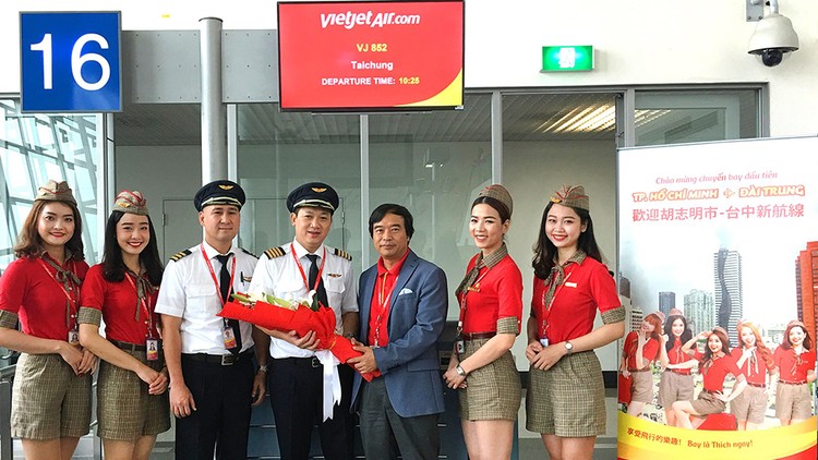 Vietjet khai trương chuyến bay đầu tiên TP.HCM – Đài Trung