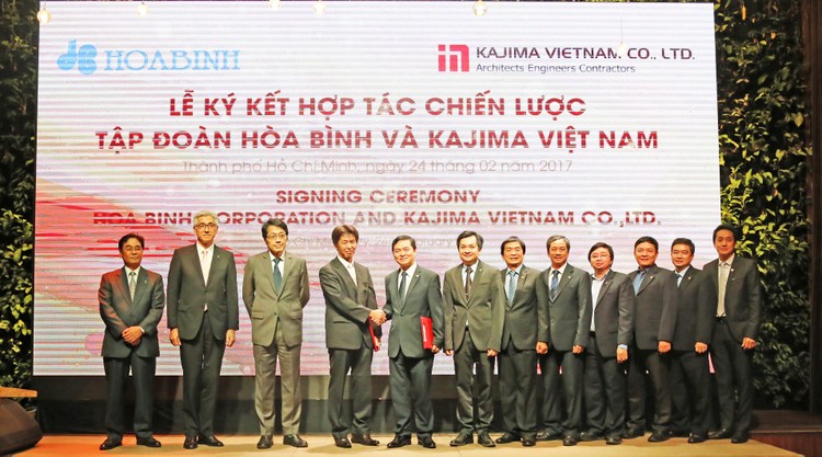Ngày 24/2/2017 vừa qua, Công ty TNHH Kajima Việt Nam và Công ty CP  XD và KD Địa ốc Hòa Bình cũng đã chính thức tổ chức lễ ký kết hợp tác chiến lược về lĩnh vực thi công xây dựng.