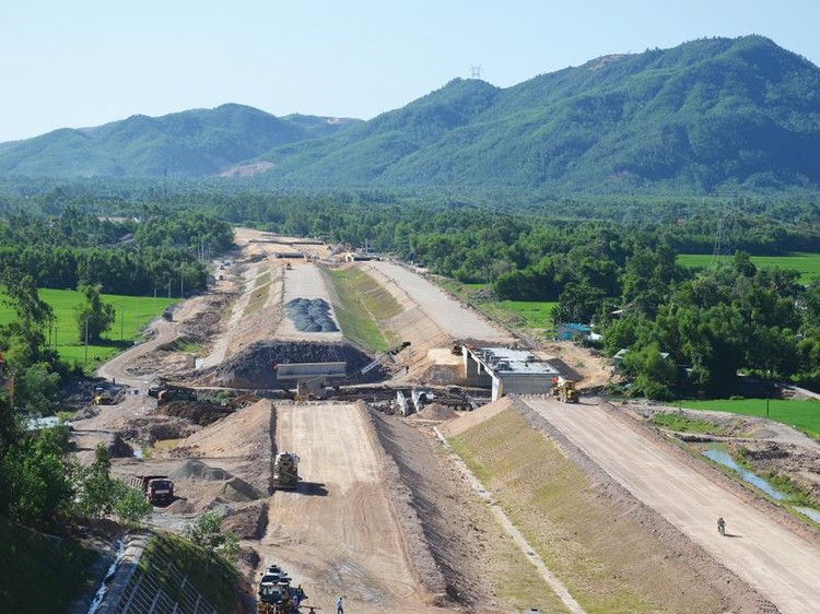 Nguy cơ Dự án Đường cao tốc Đà Nẵng-Quảng Ngãi không hoàn thành đúng tiến độ