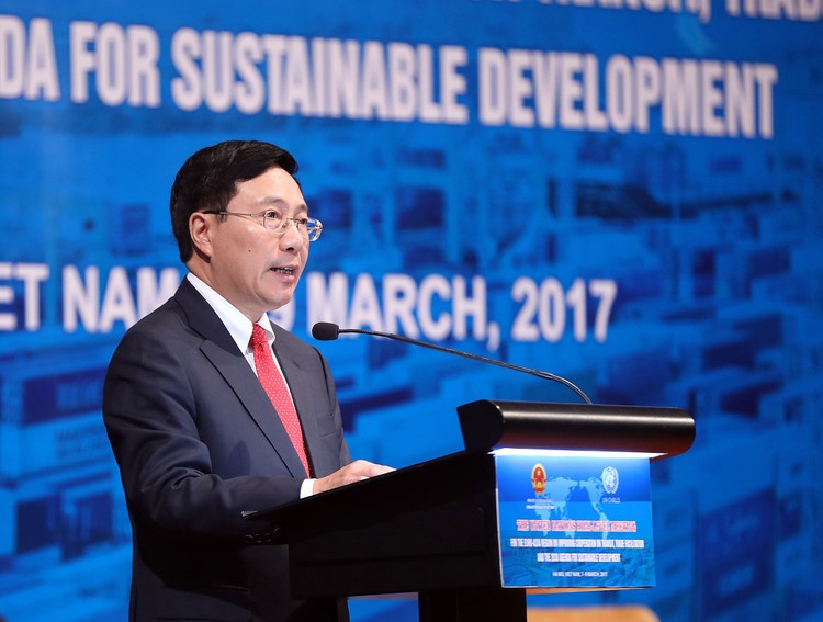 Phó Thủ tướng Phạm Bình Minh phát biểu tại Hội nghị Cấp cao LHQ khu vực Á-Âu về tăng cường hợp tác thuận lợi hóa trung chuyển, thương mại. Ảnh: VGP