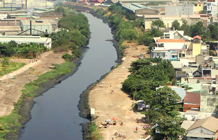 Theo thiết kế, hai tuyến kè dọc kênh Tham Lương - Bến Cát - rạch Nước Lên có tổng chiều dài hơn 66 km.