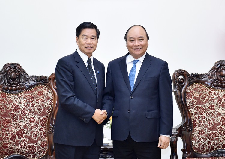 Thủ tướng Nguyễn Xuân Phúc và Đô trưởng Thủ đô Vientiane Sinlavong Khoutphaythoune. Ảnh: VGP