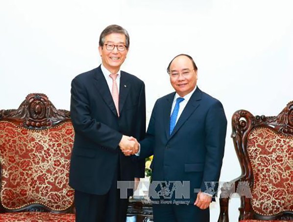  Thủ tướng Nguyễn Xuân Phúc tiếp ông Lee Dong Geol. Ảnh: TTXVN