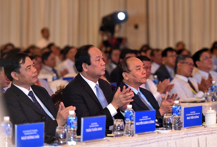 Thủ tướng Nguyễn Xuân Phúc và các đại biểu dự Hội nghị Xúc tiến đầu tư tỉnh Bình Thuận. Ảnh: VGP