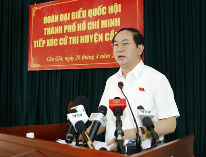Chủ tịch nước Trần Đại Quang cùng Đoàn đại biểu Quốc hội Thành phố Hồ Chí Minh tiếp xúc cử tri tại huyện Cần Giờ. Ảnh: TTXVN