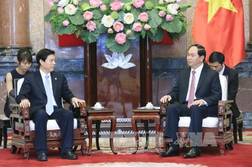Chủ tịch nước Trần Đại Quang tiếp Bộ trưởng Thương mại Trung Quốc.