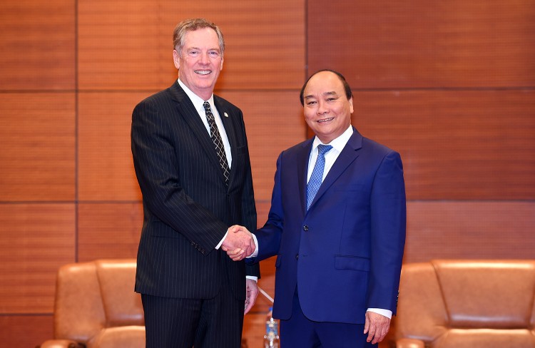 Thủ tướng Nguyễn Xuân Phúc tiếp Đại diện Thương mại Hoa Kỳ Robert Lighthizer. Ảnh: VGP