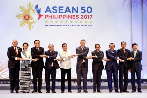 Thách thức nào đang chờ đợi Cộng đồng ASEAN? Ảnh: Reuters