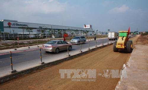 Quốc lộ 10 được mở rộng nhằm nâng cao khả năng kết nối giao thông giữa Hải Phòng với các tỉnh Thái Bình, Nam Định, Ninh Bình, Thanh Hóa. Ảnh:TTXVN