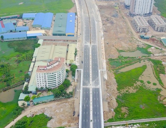 Tuyến đường BT Lê Đức Thọ kéo dài vừa thông xe cách đây mấy năm khi đang triển khai dang dở, Hà Nội đã vào cuộc kiểm tra và phát hiện đã nâng giá khống lên hơn 430 tỷ đồng.