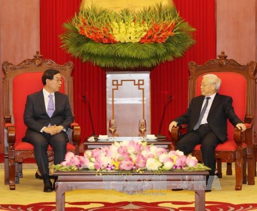 Tổng Bí thư Nguyễn Phú Trọng tiếp ông Park Won Soon, Đặc phái viên của Tổng thống Hàn Quốc. Ảnh: TTXVN