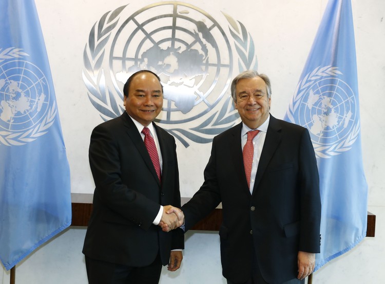 Thủ tướng Nguyễn Xuân Phúc và Tổng Thư ký Liên Hợp Quốc Antonio Guterres. Ảnh: VGP