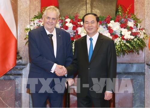 Chủ tịch nước Trần Đại Quang và Tổng thống Cộng hòa Séc. Ảnh: TTXVN
