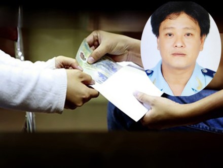 Chân dung Nguyễn Trường Duy, người bị cáo buộc đã trắng trợn ép doanh nghiệp phải chung chi. Đồ họa: L.N