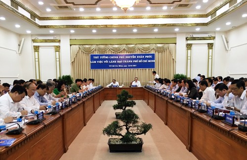 Thủ tướng Nguyễn Xuân Phúc chủ trì buổi làm việc với lãnh đạo TP HCM.
