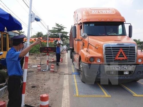 Tổng cục đường bộ Việt Nam xử lý hơn 14.000 xe chở quá tải trọng. Ảnh minh họa: TTXVN