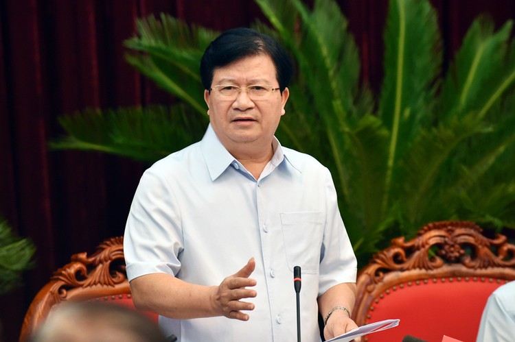 Phó Thủ tướng Trịnh Đình Dũng phát biểu chỉ đạo tại cuộc làm việc. Ảnh: VGP
