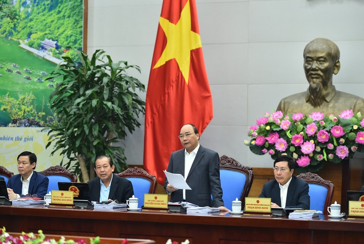 Thủ tướng Nguyễn Xuân Phúc chủ trì một phiên họp Chính phủ thường kỳ. Ảnh: VGP
