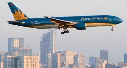 Boeing 777 – 200ER mang số hiệu VN – A143 cất cánh tại sân bay quốc tế Tân Sơn Nhất (Ảnh: yeumaybay.com)