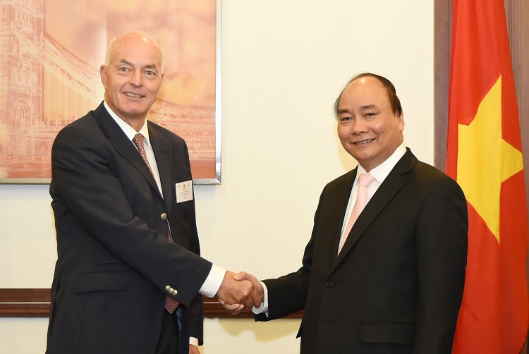 Thủ tướng tiếp Giám đốc điều hành khu vực ASEAN của Tập đoàn BMW. Ảnh: VGP