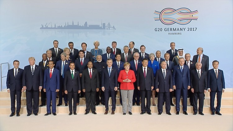 Thủ tướng Nguyễn Xuân Phúc cùng các nhà lãnh đạo dự Hội nghị G20. Ảnh: VGP
