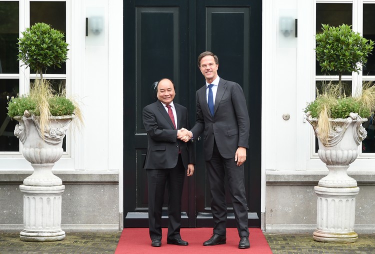 Thủ tướng Nguyễn Xuân Phúc và Thủ tướng Hà Lan Mark Rutte. Ảnh: VGP