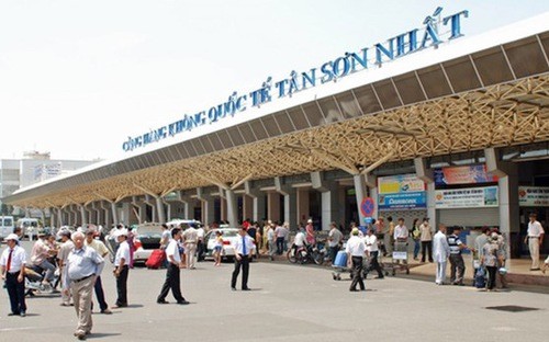 Cảng hàng không quốc tế Tân Sơn Nhất.