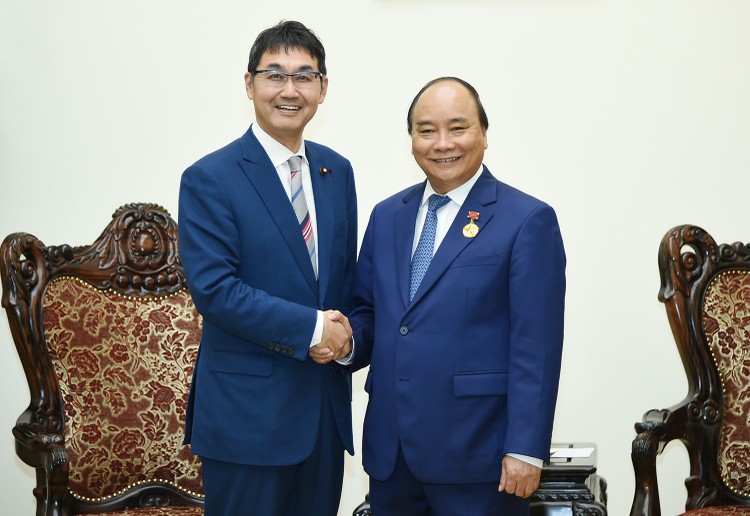 Thủ tướng Nguyễn Xuân Phúc tiếp  Hạ nghị sỹ Quốc hội Nhật Bản, Kawai Katsuyuki. Ảnh: VGP