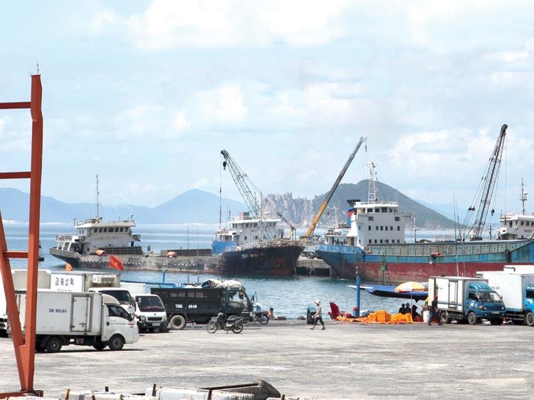 Cảng Vũng Rô là hạng mục đầu tư quan trọng của Khu kinh tế Nam Phú Yên