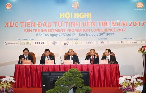 Thủ tướng Nguyễn Xuân Phúc dự Hội nghị xúc tiến đầu tư tỉnh Bến Tre 2017. Ảnh: VGP