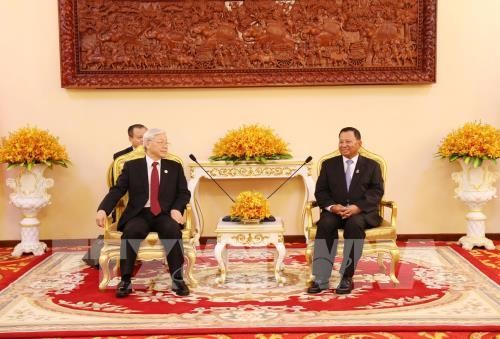 Tổng Bí thư Nguyễn Phú Trọng hội kiến với Chủ tịch Thượng viện Campuchia Samdech Say Chhum. Ảnh: TTXVN