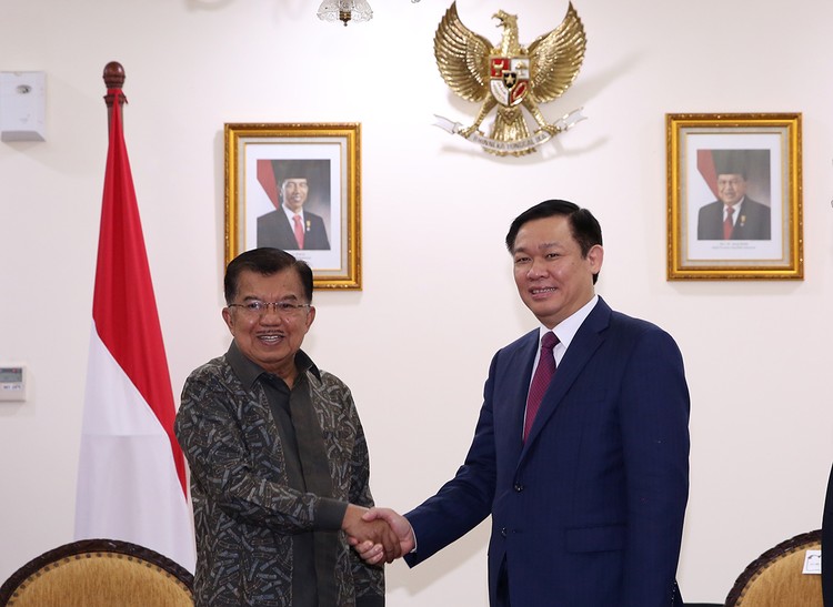 Phó Thủ tướng Vương Đình Huệ đã hội kiến Phó Tổng thống Indonesia Jusuf Kalla. Ảnh: VGP