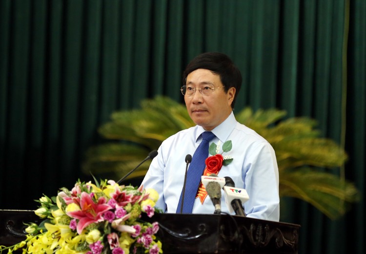 Phó Thủ tướng Phạm Bình Minh phát biểu tại hội nghị biểu dương người có công tiêu biểu và các tập thể, cá nhân có nhiều thành tích trong phong trào đền ơn đáp nghĩa của tỉnh Thanh Hóa. Ảnh: VGP