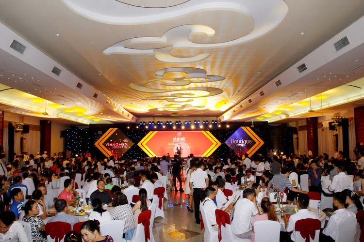 Sự kiện đã diễn ra thành công với sự hiện diện của hơn 600 khách mời, bao gồm cả các nhà đầu tư lẫn khách hàng mua để ở.
