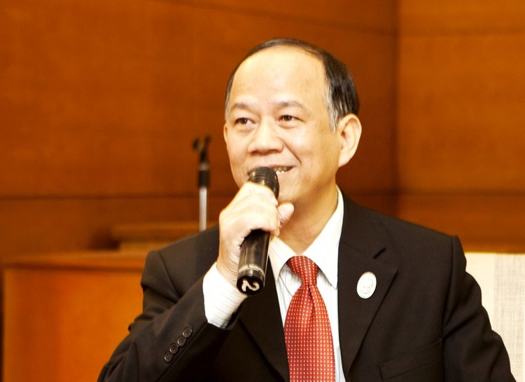 TS. Nguyễn Minh Phong.