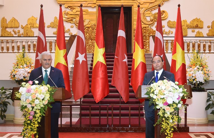Thủ tướng Nguyễn Xuân Phúc và Thủ tướng Thổ Nhĩ Kỳ Binali Yildirim gặp gỡ báo chí - Ảnh: VGP