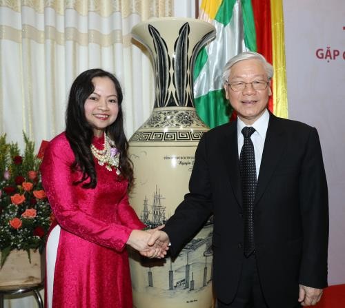 Tổng Bí thư Nguyễn Phú Trọng tiếp Thủ hiến vùng Yangon Phyo Min Thein đến chào. Ảnh: TTXVN