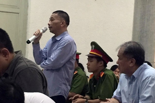Ông Ninh Văn Quỳnh bất ngờ thay đổi lời khai tại tòa - Ảnh: Tuổi Trẻ