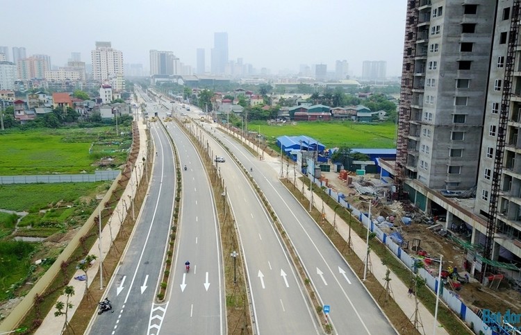 Quá trình đô thị hóa quy mô lớn cùng với triển vọng kinh tế tích cực đang tạo áp lực phát triển hệ thống hạ tầng mức độ cao tại Việt Nam.