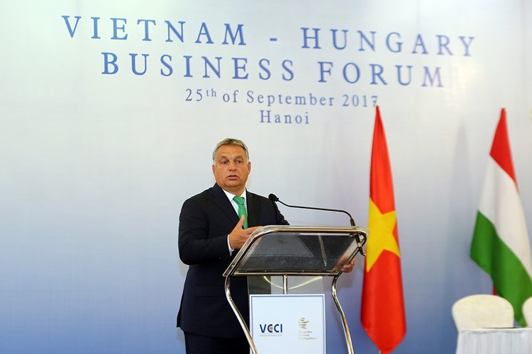 Thủ tướng Hungary Orbán Viktor phát biểu tại Diễn đàn. Ảnh: VGP