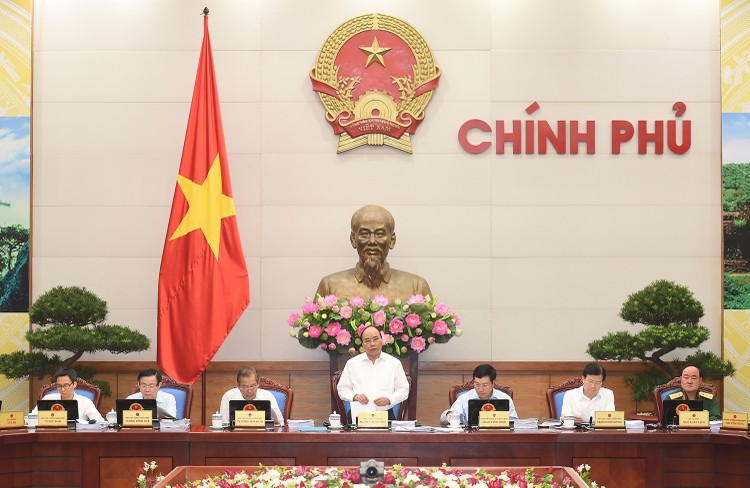 Thủ tướng Nguyễn Xuân Phúc phát biểu phiên họp Chính phủ thường kỳ tháng 9. Ảnh: VGP