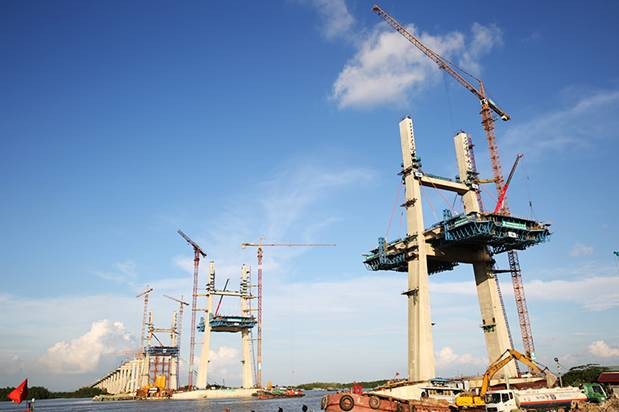 Cầu Bạch Đằng nối TP Hải Phòng và tỉnh Quảng Ninh đang được Nhà thầu thi công gấp rút