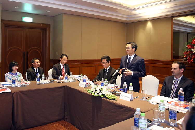 Phó Thủ tướng Vũ Đức Đam mong muốn Hội đồng DN vì sự phát triển bền vững Việt Nam tiếp tục có các kiến nghị, đề xuất cụ thể để tạo thuận lợi cho các DN phát triển. Ảnh: VGP
