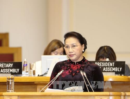 Chủ tịch Quốc hội Nguyễn Thị Kim Ngân phát biểu tại Phiên họp toàn thể của Đại hội đồng Liên minh Nghị viện thế giới lần thứ 137 (IPU - 137). Ảnh: TTTXVN
