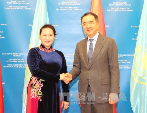 Chiều 17/10/2017, tại thủ đô Astana, Chủ tịch Quốc hội Nguyễn Thị Kim Ngân hội kiến với Thủ tướng CH Kazakhstan Bakhytzhan Sagintayev. Ảnh: TTXVN.