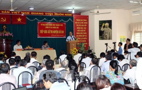 Bí thư Thành ủy TP. Hồ Chí Minh Nguyễn Thiện Nhân phát biểu tại buổi tiếp xúc cử tri huyện Củ Chi. Ảnh: TTXVN